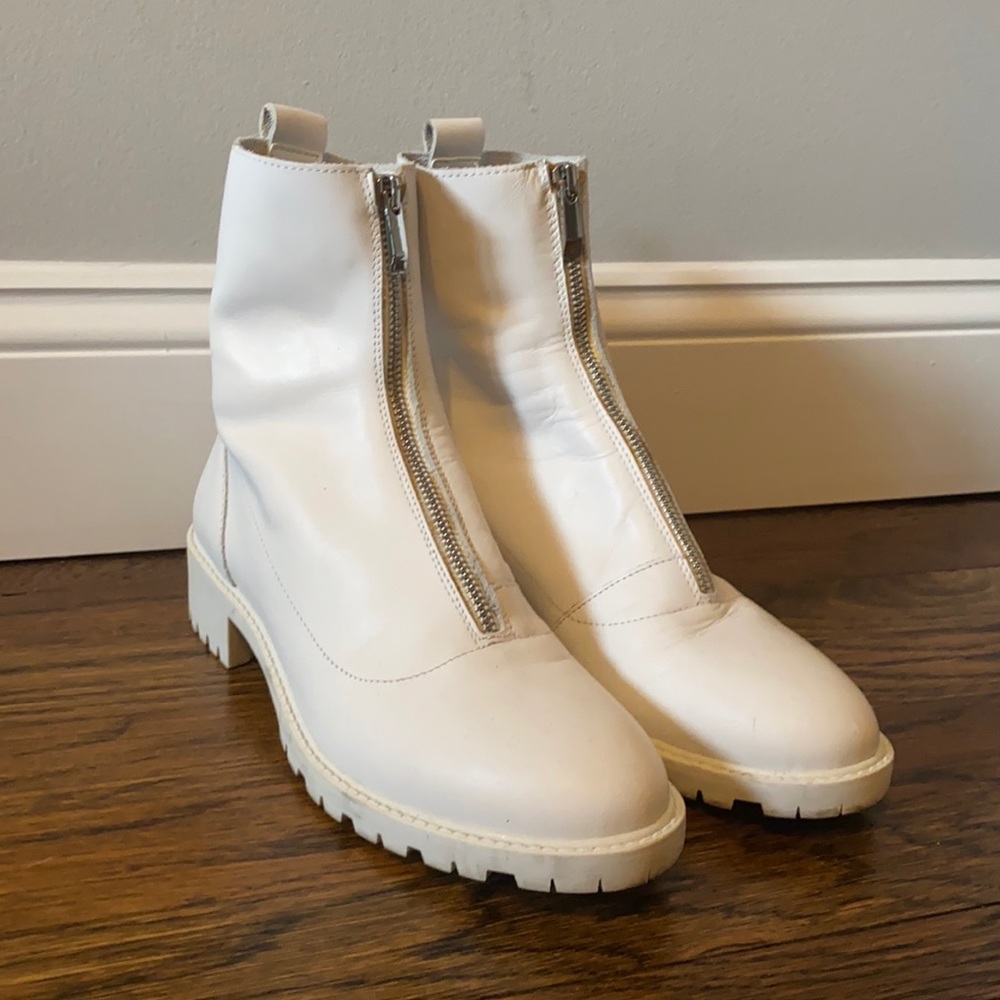 WHIT ZIP UP BOOTS